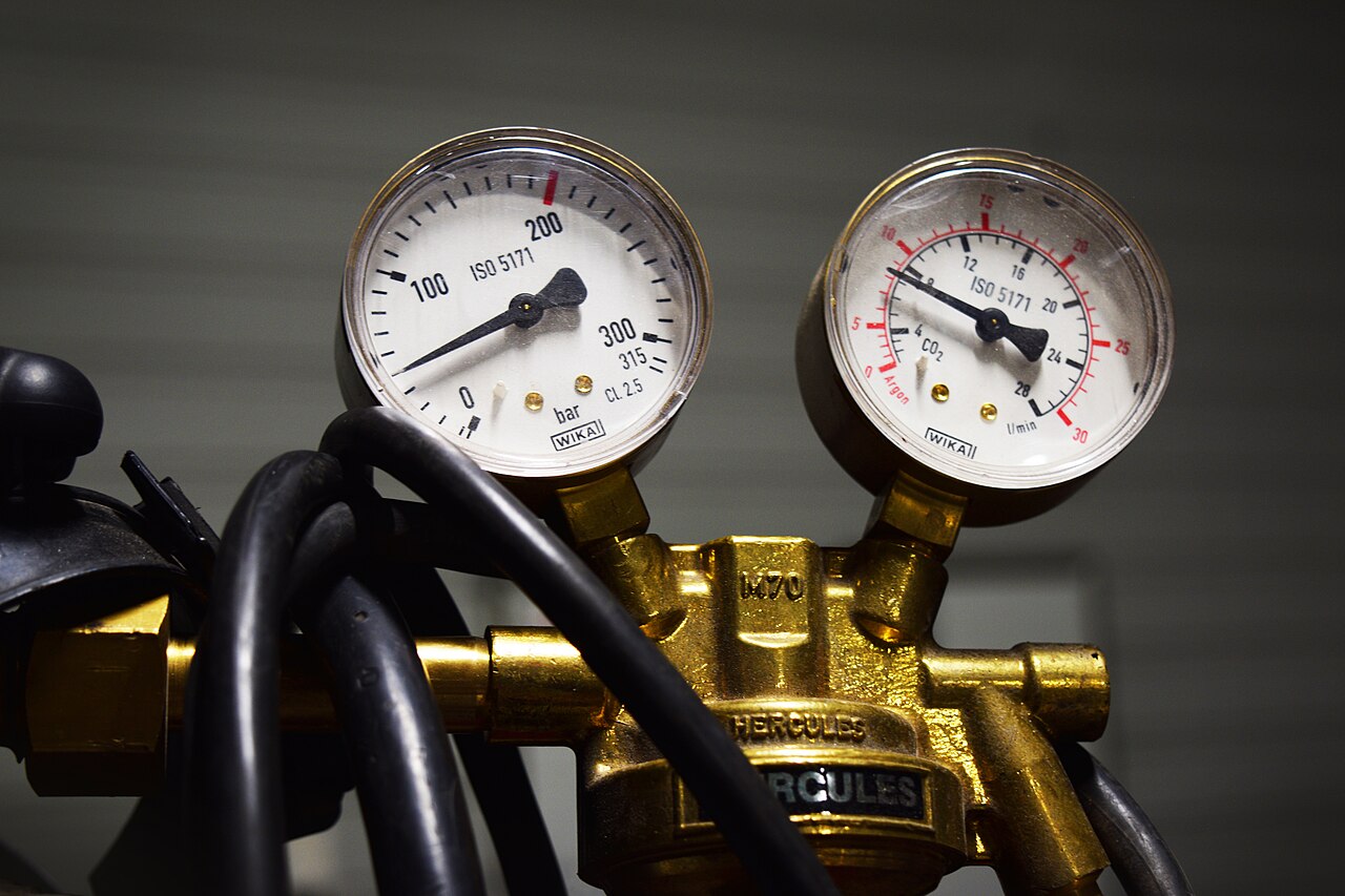 Regulador y manómetros de gas para soldadura MIG/MAG